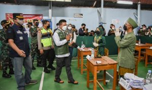 Bupati Bandung Dadang Supriatna memantau pelaksanaan Pemilihan Kepala Desa (Pilkades) Serentak Tahun 2021, Rabu (20/10).