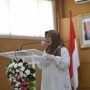 Kepala Disdukcapil Kota Cimahi Ipah Latifah saat sambutan launching aplikasi Sipade dan Sibenar, Jumat (22/10)(Intan Aida/Jabar Ekspres)