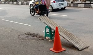 Tempat kejadian perkara yang menimpa seorang pensiunan tertabrak hingga akhirnya meregang nyawa, Senin (25/10). (Intan Aida/Jabar Ekspres)