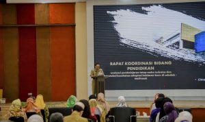 Situasi evaluasi pada pembelajaran tatap muka terbatas di Cimahi Technopark, Senin (25/10). (Intan Aida/Jabar Ekspres)