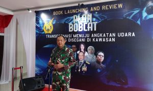 Marsekal TNI Fadjar Presetyo, saat menjelaskan soal buku Plan Bobcat hasil karyanya yang dilaunching di Seskoau Lembang.