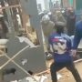 Situasi bentrokan Ormas PP dan BPPKB Banten di Desa Cikuya, Kecamatan Cicalengka, Kabupaten Bandung. *Istimewa