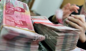 Penggerebekan Kantor Pinjol Ilegal, 56 Orang Ditangkap Polisi Ilustrasi uang/pinjol ilegal. (Foto: dok.JPNN.com)