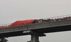 LRT Jabodebek rute Cibubur-Cawang mengalami tabrakan di kawasan Munjul, Cipayung, Jakarta Timur, Senin (25/10/2021) Foto: Kenny Kurnia Putra/JPNN.com Artikel ini telah tayang di JPNN.com dengan judul "Dua Gerbong LRT Tabrakan di Jakarta Timur", https://www.jpnn.com/news/dua-gerbong-lrt-tabrakan-di-jakarta-timur