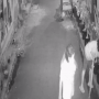 Aksi ibu-ibu mencuri tanaman terekam CCTV. (Istimewa)
