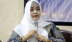 Fahira Idris Dukung Penegakkan Aturan Jual Beli dan Konsumsi Rokok Fahira Idris Dukung Penegakkan Aturan Jual Beli dan Konsumsi Rokok