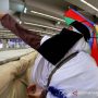 Arsip--Jamaah haji melakukan prosesi lempar jumrah dengan prokes ketat COVID-19 di Mina, dekat kota Mekkah, Arab Saudi (21/7/2021). ANTARA FOTO/REUTERS/Ahmed Yosri indonesia