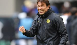 Manajer Inter Milan Antonio Conte melakukan selebrasi setelah timnya mencetak gol ke gawang Cagliari dalam lanjutan Liga Italia di Stadion Giuseppe Meazza, Milan, Italia, Minggu (11/4/2021). ANTARA/REUTERS/Daniele Mascolo.