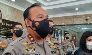 Dua Jabatan Strategis di BPOM RI Akan Diisi Personel Polri Kepala Divisi Humas Polri Irjen Pol Dedi Presetyo, memberikan keterangan pers terkait Personel dari Kepolisian RI akan mengisi dua jabatan strategis pada lembaga Badan Pengawas Obat dan Makanan (BPOM) RI kepada awak media di Gedung Rupatama, Mabes Polri, Jakarta Selatan, Selasa (23/11/2021). (ANTARA/Laily Rahmawaty)