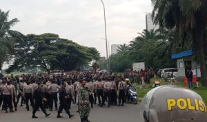 Bentrokan ormas di Karawang berhasil diredam aparat keamananan sehingga tidak meluas