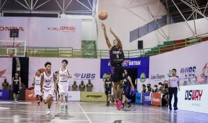 Pertandingan Honda DBL West Java Series 2021, antara SMA Negeri 3 Cimahi melawan SMA Negeri 1 Bogor, Sabtu (6/11).