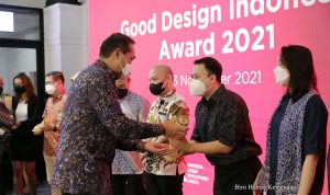 Dorong Ekonomi Hijau Berkelanjutan, Mendag Lutfi Apresiasi Ajang Anugerah Good Design Indonesia 2021 Menteri Perdagangan, Muhammad Lutfi menyerahkan Penghargaan Good Design Indonesia (GDI) 2021 yang berlangsung di Pos Bloc Jakarta, Selasa (23 Nov).