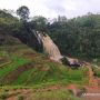 Debit air di Curug Cikondang di Kecamatan Campaka Mulya, Cianjur, Jawa Barat, terus meningkat seiring tingginya curah hujan di sebagian besar wilayah Cianjur. ANTARA/ Ahmad Fikri