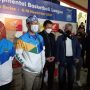 Gubernur Ridwan Kamil bersama CEO DBL Azrul ananda memberikan keterangan pada awak media mengenai penyelenggaraan Honda DBL West Java Series 2021