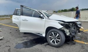 Mobil yang ditumpangi Vanessa Angel dan suami mengalami kecelakaan di Tol Jombang. Tubagus Joddy, sopir Vanessa, diduga sebagai penyebab kecelakaan. (Istimewa)