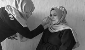 Berawal dari Senang Merias, Istri Satpol PP di Sumedang Ini Sukses Bangun Usaha By.Eka Whinda Berawal dari Senang Merias, Istri Satpol PP di Sumedang Ini Sukses Bangun Usaha By.Eka Whinda
