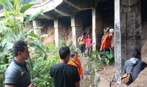 Pria yang Hilang di Cadas Pangeran Tidak Kunjung Ditemukan, Keluarga Lakukan Pencarian Mandiri Pria yang Hilang di Cadas Pangeran Tidak Kunjung Ditemukan, Keluarga Lakukan Pencarian Mandiri