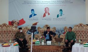 KH. Noer Ali di Mata Sang Cucu, Wali Kota Bekasi dan LDII KH. Noer Ali di Mata Sang Cucu, Wali Kota Bekasi dan LDII