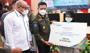 Pemkab Bandung Berikan BPJS Ketenagakerjaan ke Puluhan Ribu Pekerja