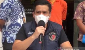 Kepala Reserse Kriminal Polres Metro Jakarta Selatan Komisaris Polisi Achmad Akbar ketika menyampaikan rilis kasus kejahatan seksual terhadap anak di Jakarta, Jumat (16/7/2021). (ANTARA/Dewa Ketut Sudiarta Wiguna)