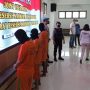 Pengungkapan kasus narkoba di Mapolres, Cibinong, Kabupaten Bogor, Jawa Barat, Jumat (4/11/2021). (ANTARA/M Fikri Setiawan)