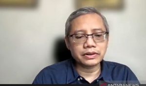Sekretaris Jenderal Kementerian Kesehatan Kunta Wibawa Dasa Nugraha dalam peluncuran chatbot WhatsApp aplikasi Peduli Lindungi, Rabu (10/11/2021). (ANTARA/Sanya Dinda)
