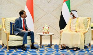 Ilustrasi: Presiden Joko Widodo melakukan pembicaraan dengan Perdana Menteri dan Ruler atau Emir Dubai Sheikh Mohammed Bin Rashid Al Maktoum saat menyaksikan pertukaran sejumlah nota kesepahaman atau Memorandum of Understanding (MoU) di Dubai Exhibition Center, Uni Emirat Arab pada Kamis (4/11/2021). ANTARA/HO-Biro Pers Setpes/Laily Rachev/aa. (Handout Biro Pers Sekretariat Presiden/Laily Rache)
