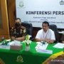 Kajati Jawa Barat Asep N Mulyana bersama Kepala Kanwil DJP Jawa Barat II Harry Gumelar. (ANTARA/Bagus Ahmad Rizaldi)