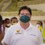 Menko Airlangga ketika memberikan bantuan dan berdiskusi dengan para Alumni program Prakerja belum lama ini