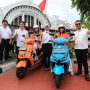 Acara Pelepasan Perdana Oranger Mawar yang mengendarai motor listrik SMOOT, Rabu, (10/11).