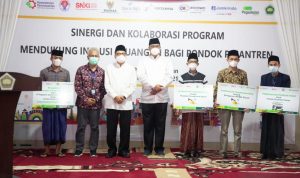Pesantren Didorong untuk Dapat Manfaatkan Inklusi Keuangan Pondok Pesantren Persis Garut mendapatkan bantuan dari Kementrian perekonomian
