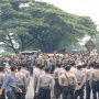 ormas GMBI berhasil dihalau oleh aparat kemanan agar bentrokan tidak meluas