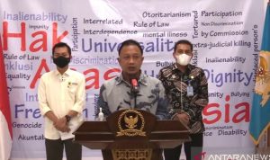 Tangkapan layar Komisioner Pemantauan dan Penyelidikan Komnas HAM Mohammad Choirul Anam memberikan keterangan pers di Jakarta, Senin. (ANTARA/Muhammad Zulfikar)