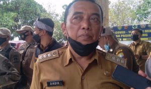 Camat Cimanggung, Dikdik Syeh Rizki saat diwawancarai soal Pilkades di Desa Pasirnanjung, beberapa waktu lalu.