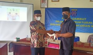Lurah Panmas Akan Beri Sanksi Tegas kepada Pembuang Sampah Sembarangan Lurah Panmas, Mohammad Soleh (kiri), (Istimewa)