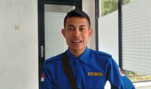 Desa Pasirnanjung Miliki Pemimpin Baru, Begini Harapan Tokoh Pemuda Ketua Karang Taruna Desa Pasirnanjung, Asep Wildan saat diwawancarai di kantor desa.