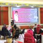 Pelaksana tugas (Plt) Wali Kota Cimahi Ngatiyana saat membuka acara pelatihan peningkatan daya saing produk IKM melalui sosial media
