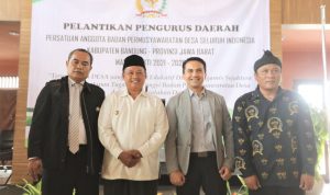 Sahrul Gunawan saat menghadiri acara Pelantikan Pengurus Daerah Persatuan Anggota Badan Permusyawaratan Desa Seluruh Indonesia (PABPDSI) Kabupaten Bandung di Sutan Raja Hotel, Soreang, Jumat (12/11).