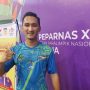 Hikmat Ramdani asal Jawa Barat membuat kejutan dengan mengalahkan peraih perunggu Paralimpiade Tokyo 2020 Fredy Setiawan pada final tunggal putra SL4 elite Peparnas Papua di GOR Cenderawasih, Kabupaten Jayapura, Sabtu (13/11/2021) dengan skor 21-16, 24-22.  ANTARA/Muhammad Ramdan