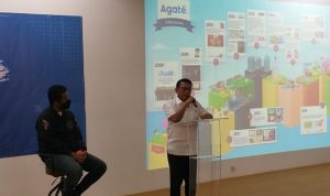 Kepala Staf Kepresidenan Jenderal TNI (Purn) Moeldoko melakukan kunjungan ke perusahaan produsen game Agate di Gedebage, Kota Bandung, Selasa, sebagai bentuk dukungan pemerintah terhadap pengembangan industri game dalam negeri. (ANTARA/Ajat Sudrajat)