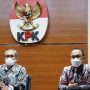 Wakil Ketua KPK Alexander Marwata (kiri) dan Kepala PPATK Ivan Yustiavandana saat jumpa pers, di Gedung KPK, Jakarta, Rabu (17/11/2021) terkait dengan sinergi pemberantasan korupsi. ANTARA/HO-Humas KPK