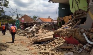 PT KAI Sebut Akan Tertibkan 15 Rumah Hari Ini