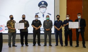 Penandatanganan jalin kerja sama antara Pemkot Cimahi dengan beberapa lembaga pelatihan kerja di Kota Cimahi, Selasa (23/11).