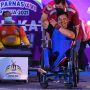 Lifter Jawa Barat Ahmad Hidayat mengepalkan tangan usai melakukan angkatan pada final angkat berat kelas 59 kg putra Peparnas Papua di Hotel Suni Garden Lake, Sentani, Kabupaten Jayapura, Papua, Rabu (10/11/2021). Ahmad Hidayat menyabet medali emas dengan angkatan terbaik 142 kg, medali perak diraih lifter Sumatera Utara, Ali M Arsyad dengan angkatan 126 kg dan medali perunggu diraih lifter Jawa Tengah, Abdul Manaf dengan angkatan 126 kg. ANTARA FOTO/Wahyu Putro A/nym. (ANTARA FOTO/WAHU PUTRO A)