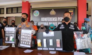Astaga, Dua Ibu-ibu Jadi Pengedar Sabu-Sabu di Majalengka Astaga, Dua Ibu-ibu Jadi Pengedar Sabu-Sabu di Majalengka