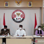 Para narasumber dalam jumpa pers Sikap KPI Pusat atas rekomendasi Komnas HAM terkait kasus pelecehan seksual di KPI Pusat, Jakarta, Selasa (30/11/2021). (ANTARA/TL/Arnidhya Nur Zhafira)