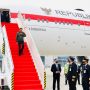 Presiden Joko Widodo tiba di Indonesia pada Jumat (5/11) tiba di Bandara Internasional Soekarno-Hatta, Tangerang, Banten, sekitar pukul 08.30 WIB setelah menempuh perjalanan selama sekitar delapan jam dari Dubai, Uni Emirat Arab menggunakan pesawat Garuda Indonesia. (ANTARA/Laily Rachev - Biro Pers Sekretariat Presiden) karantina mandiri