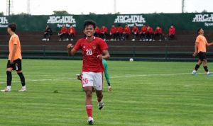 Skuad Timnas U-18 Masih Kurang Percaya Diri, Ini Alasannya Penyerang tim nasional U-18 Indonesia Ricky Pratama (tengah) merayakan golnya ke gawang Alanyaspor pada laga persahabatan di Limak Football Complex, Antalya, Turki, Rabu (24/11/2021). Skuad berjuluk "Garuda Nusantara" yang disiapkan untuk Piala Dunia U-20 2023 itu memenangkan pertandingan itu dengan skor 4-0. ANTARA/HO-PSSI.