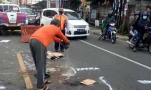 Dua Pengendara Motor Terlindas Truk setelah Gagal Salip Angkot