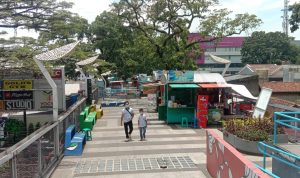 pkl Kawasan Skywalk Teras Cihampelas, Kota Bandung. Foto. Sandi Nugraha